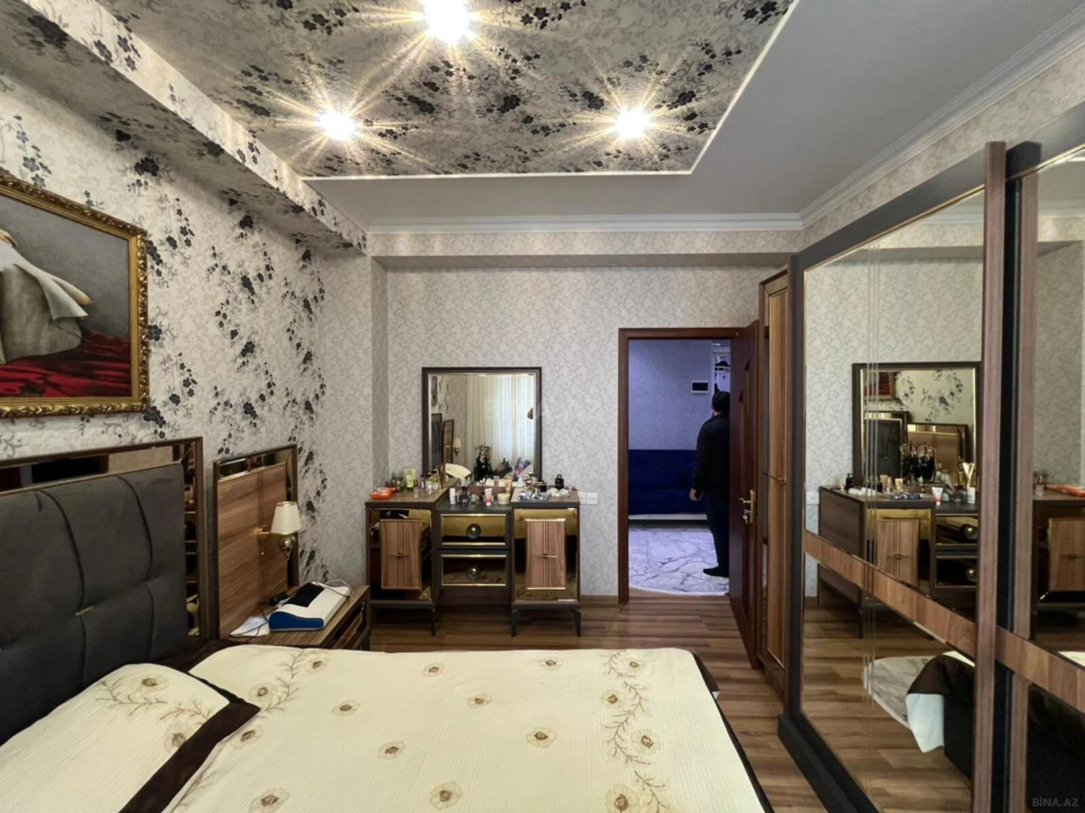 Satılır 2 otaqlı mənzil 77 m²