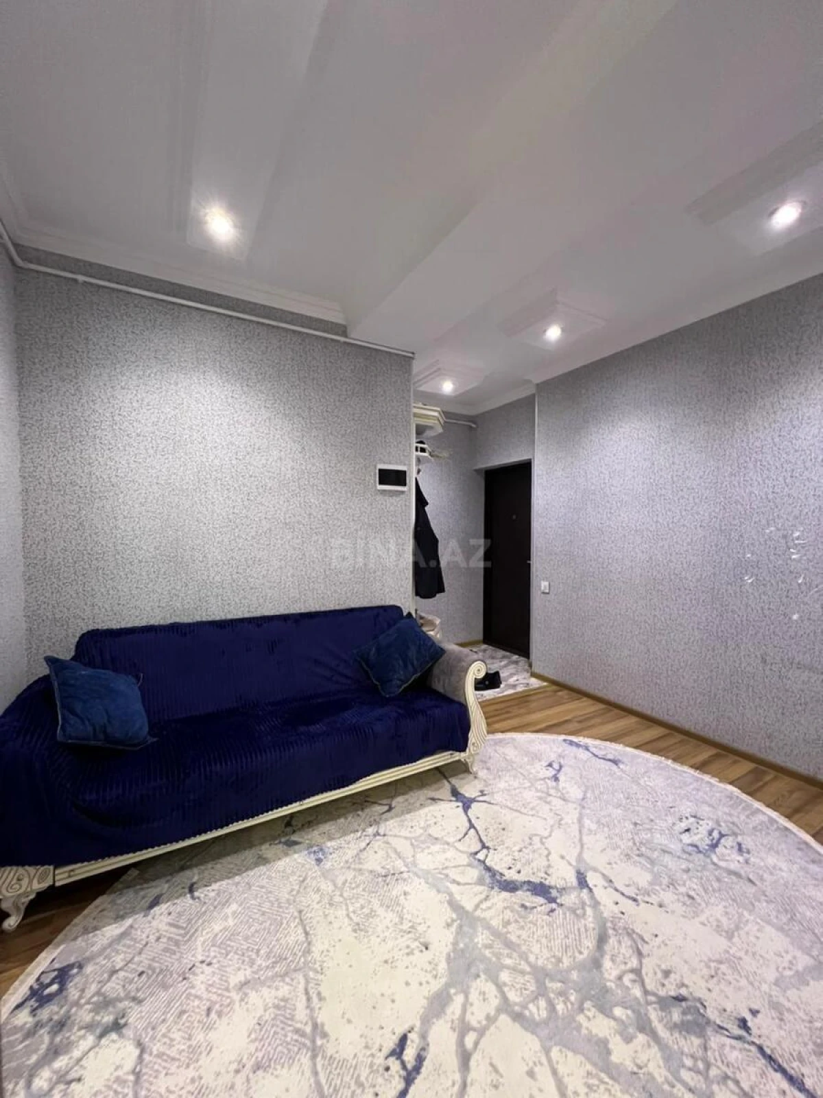 Satılır 2 otaqlı mənzil 77 m²