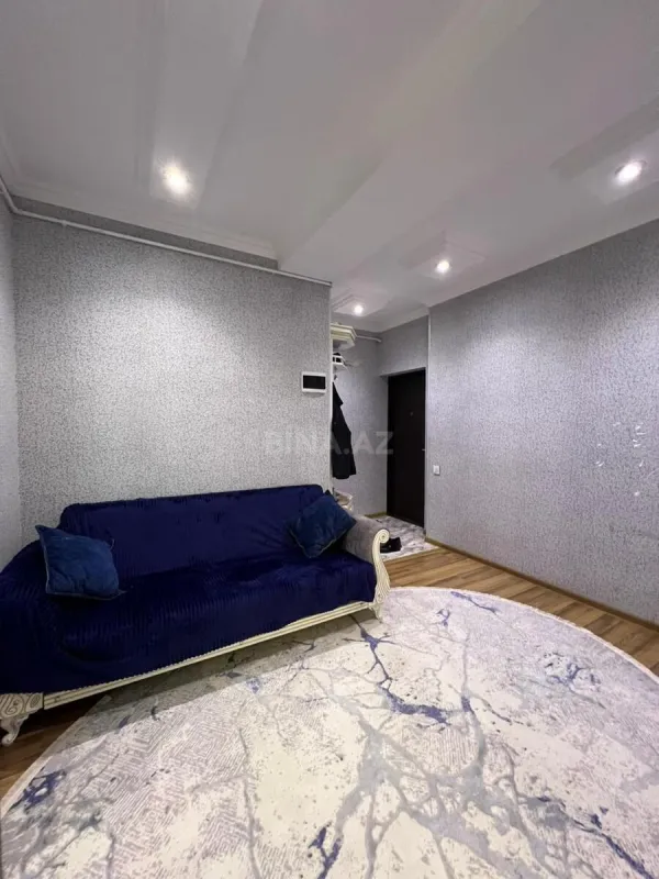 Satılır 2 otaqlı mənzil 77 m²