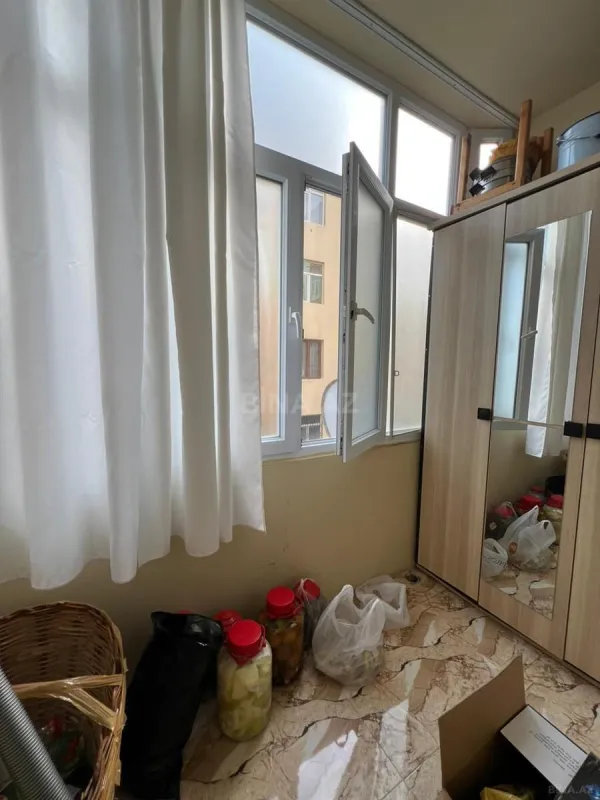 Satılır 2 otaqlı mənzil 77 m²