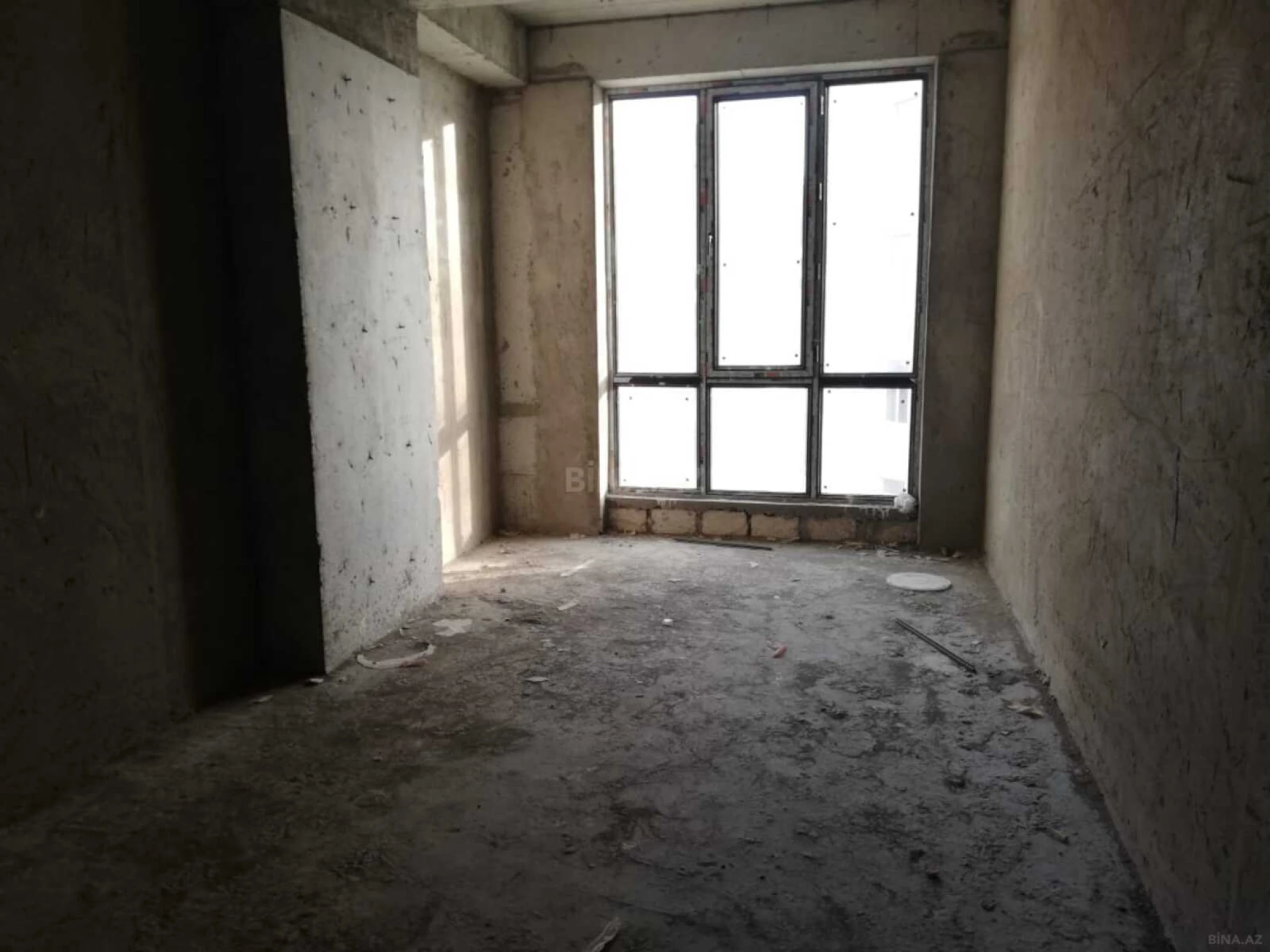 Satılır 3 otaqlı mənzil 152 m²
