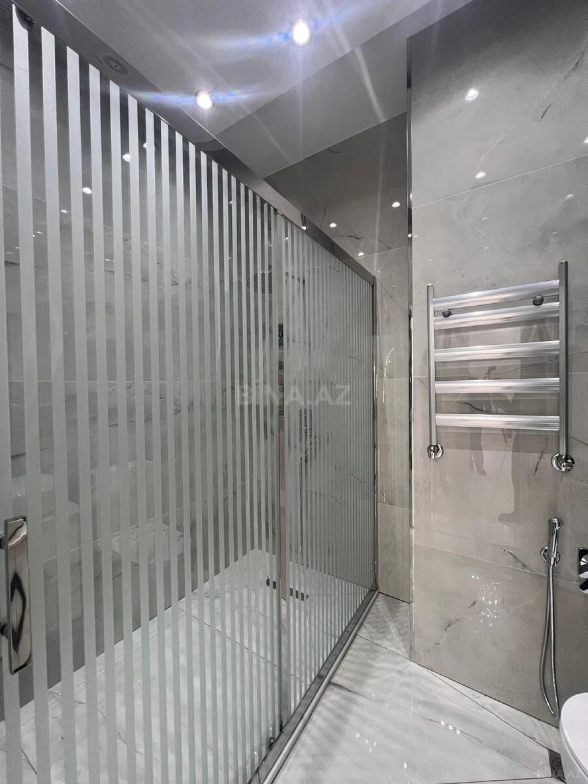 Satılır 2 otaqlı mənzil 80 m²
