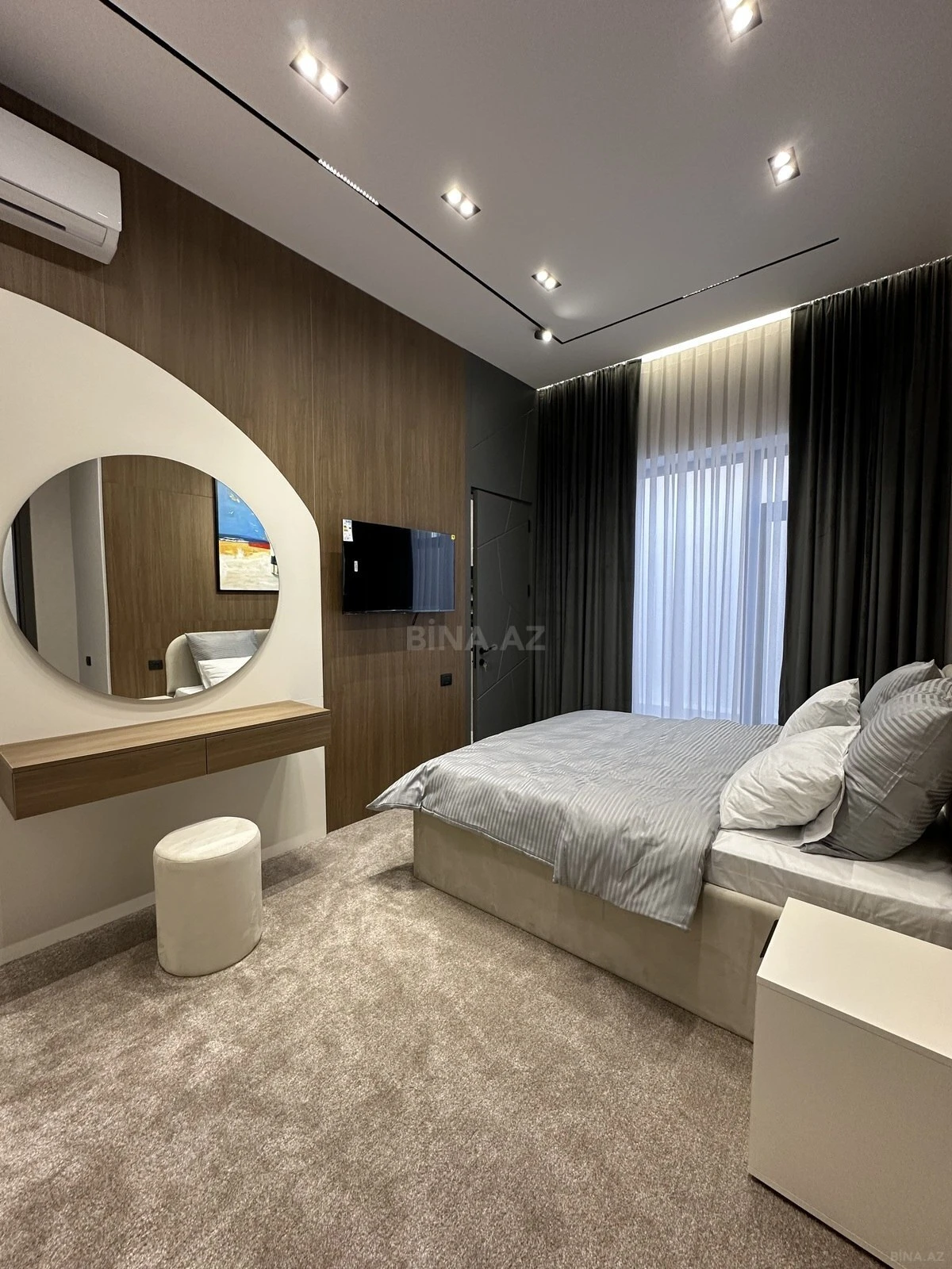 Satılır 5 otaqlı həyət evi 260 m²
