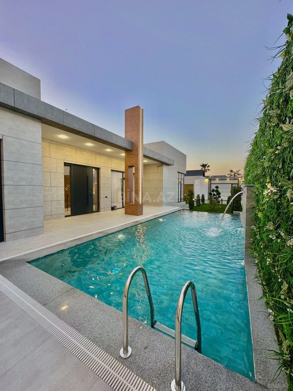 Satılır 5 otaqlı həyət evi 260 m²