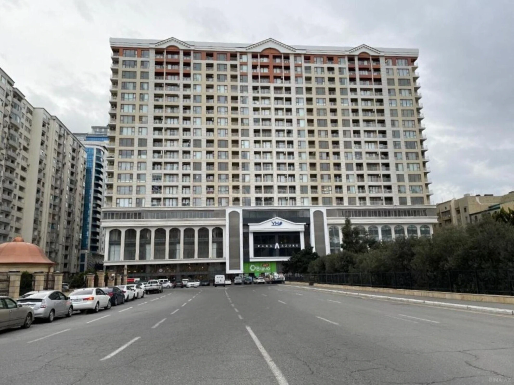 Satılır 3 otaqlı mənzil 113 m²