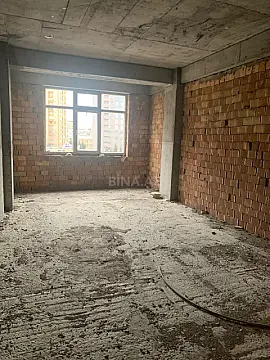 Satılır 4 otaqlı mənzil 183 m²