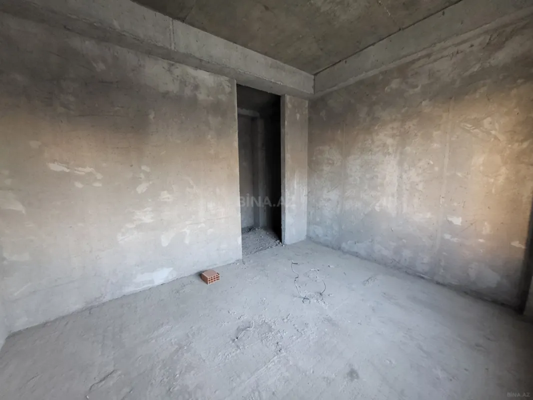 Satılır 5 otaqlı mənzil 202 m²