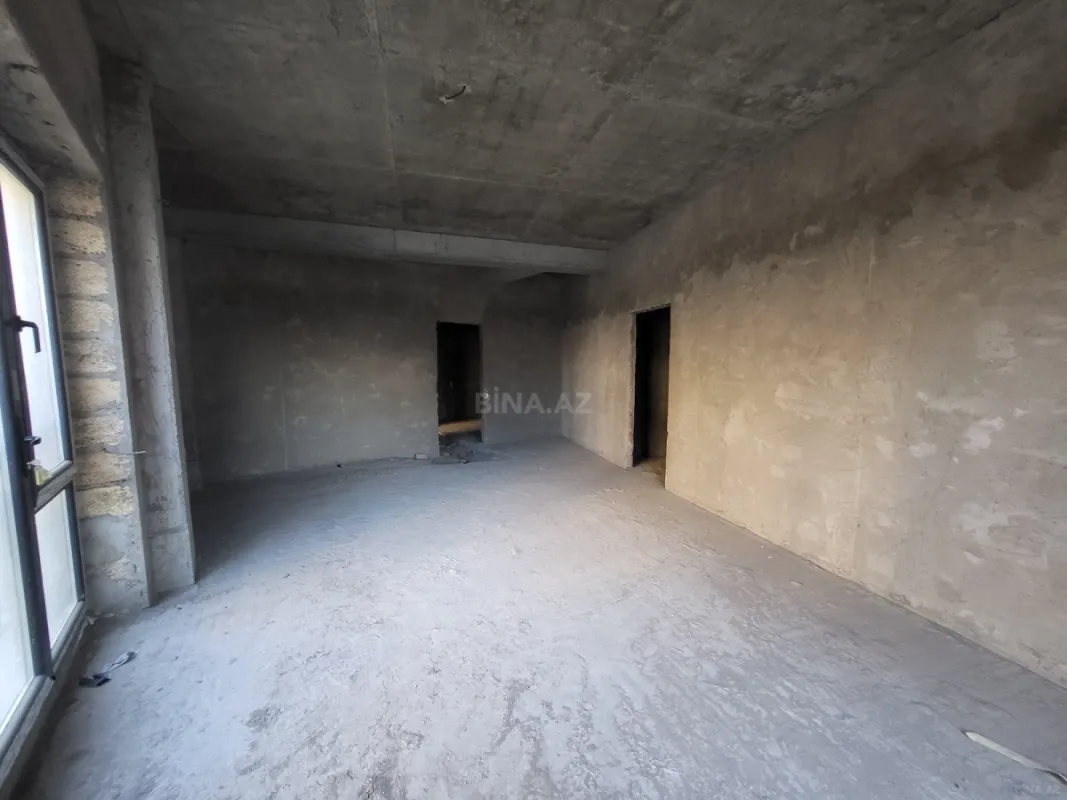 Satılır 5 otaqlı mənzil 202 m²