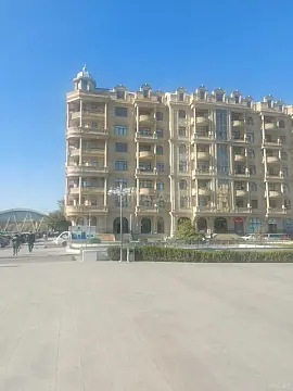 Satılır 4 otaqlı mənzil 175 m² — Bakı 4 otaq 175.00 m²