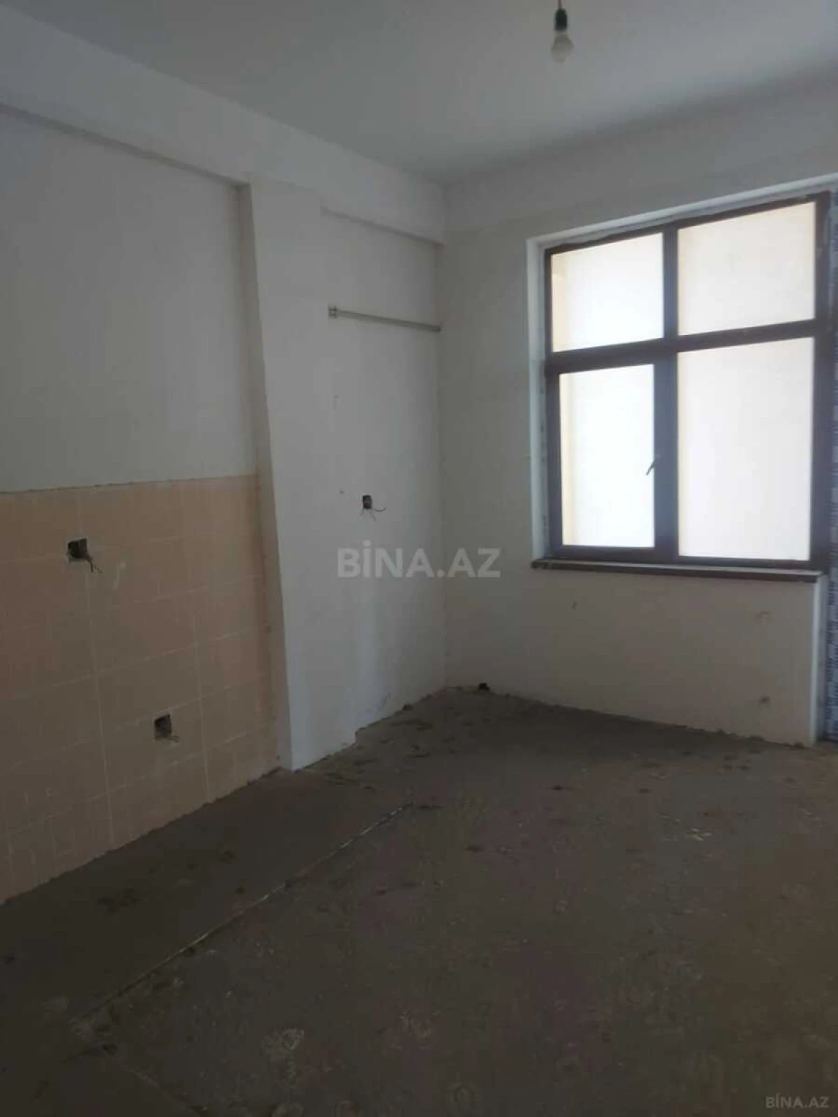 Satılır 4 otaqlı mənzil 175 m²