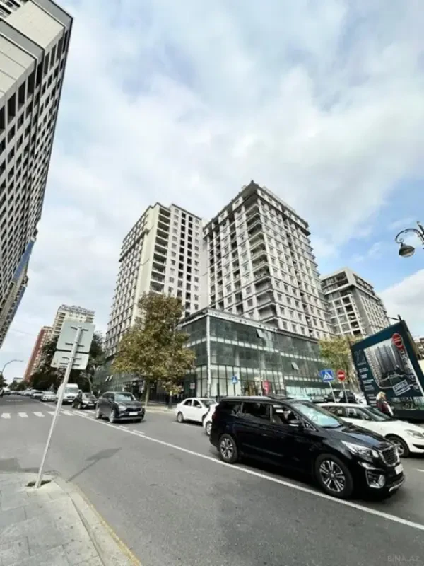Satılır 3 otaqlı mənzil 83 m²