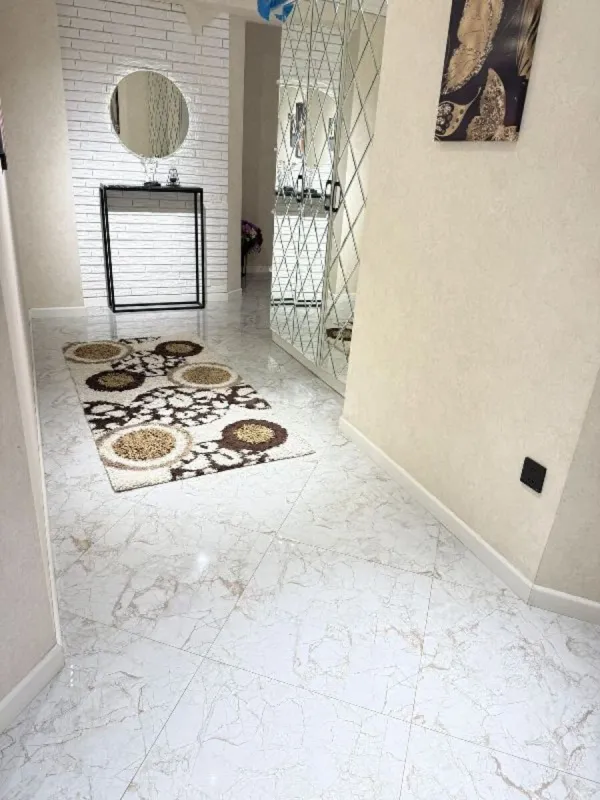 Satılır 3 otaqlı mənzil 130 m²