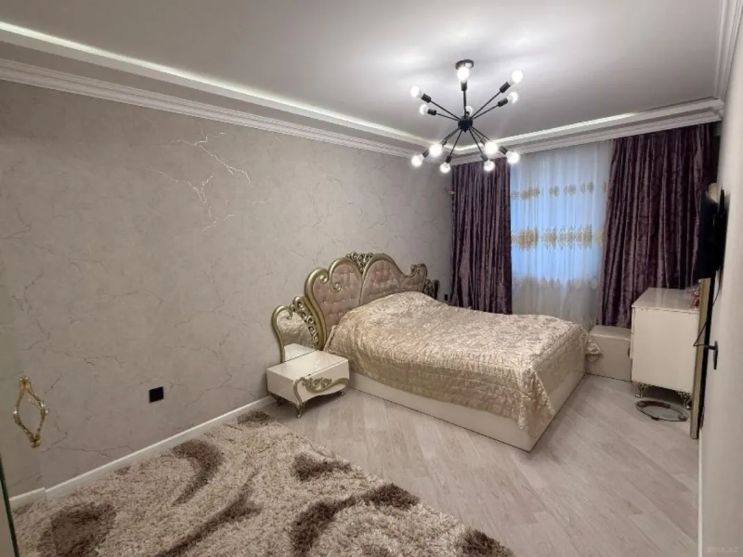 Satılır 3 otaqlı mənzil 130 m²
