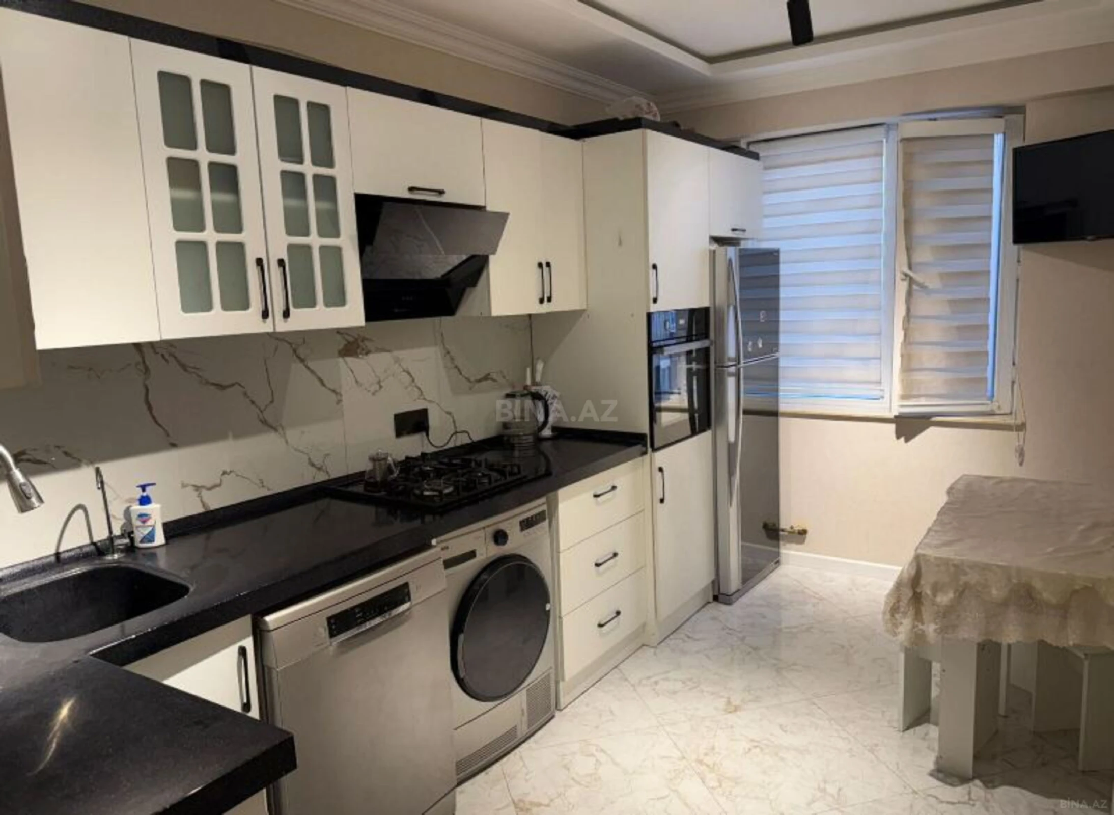 Satılır 3 otaqlı mənzil 130 m²