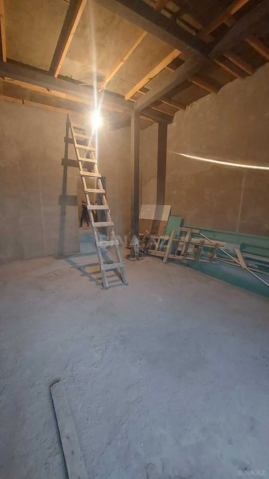 Satılır 3 otaqlı mənzil 170 m²
