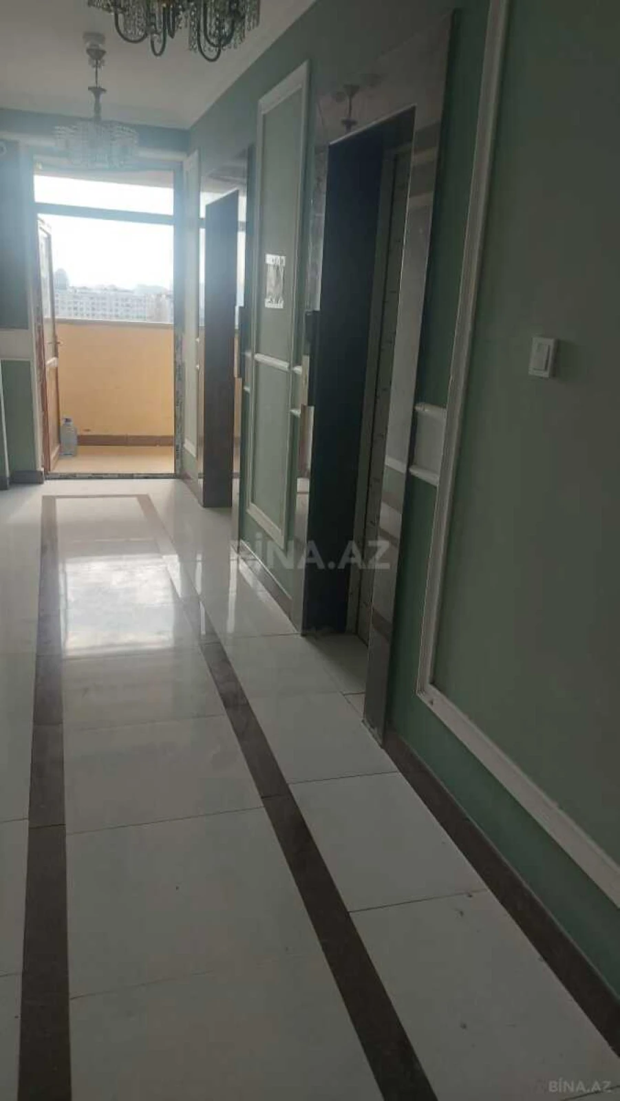 Satılır 3 otaqlı mənzil 170 m²