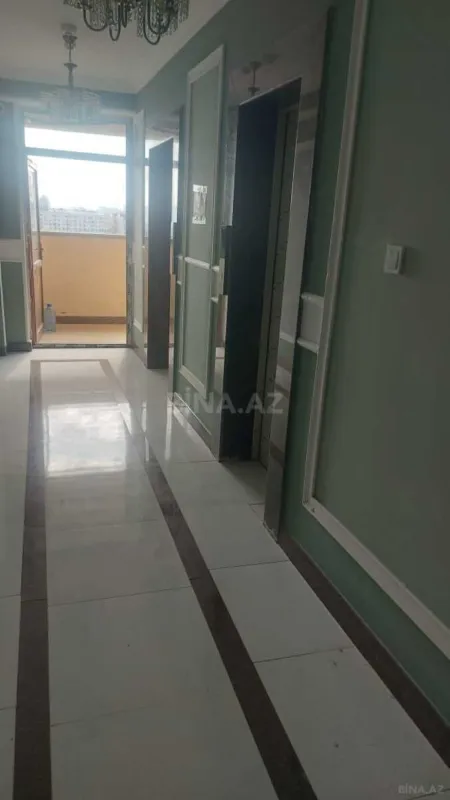Satılır 3 otaqlı mənzil 170 m²