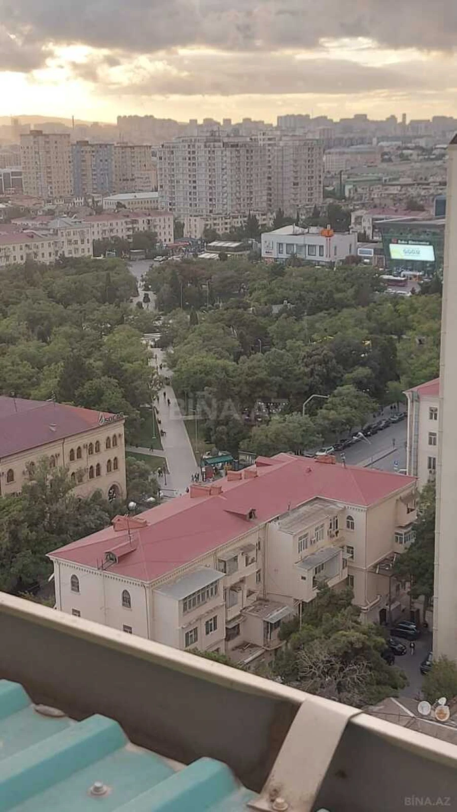 Satılır 3 otaqlı mənzil 170 m²