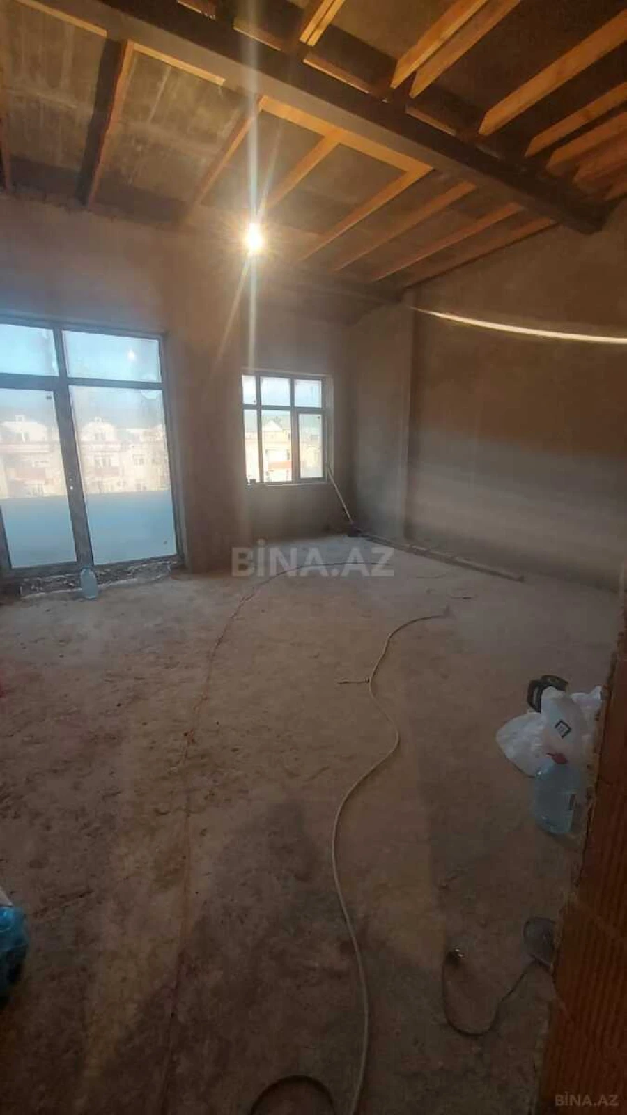 Satılır 3 otaqlı mənzil 170 m²