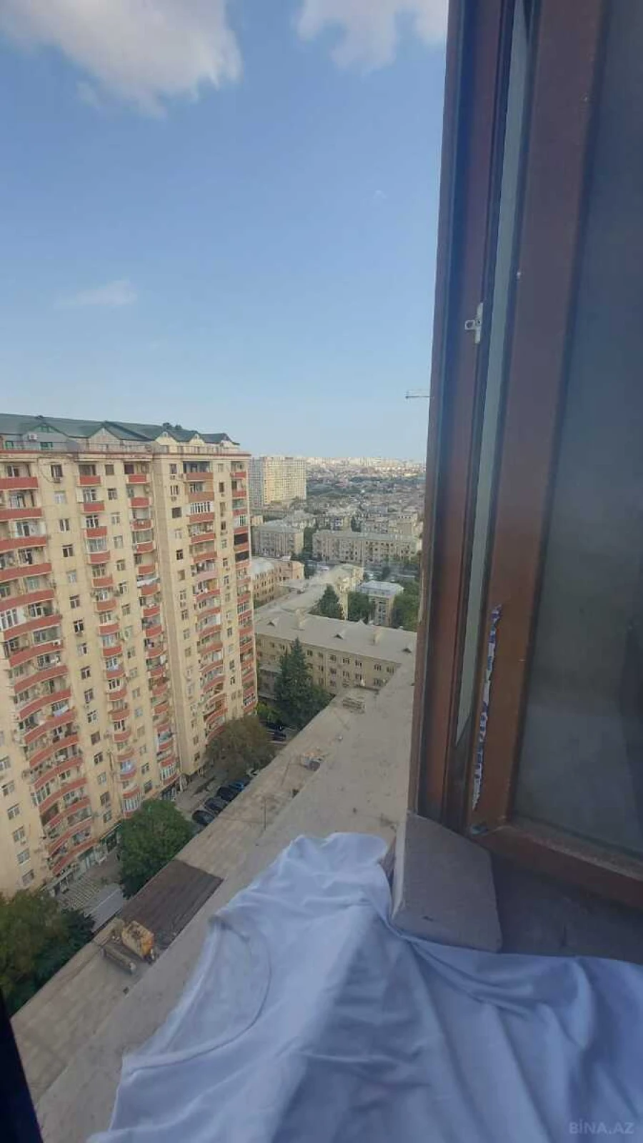 Satılır 3 otaqlı mənzil 170 m²