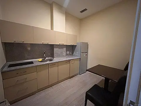 Kirayə verilir 5 otaqlı ofis 175 m²