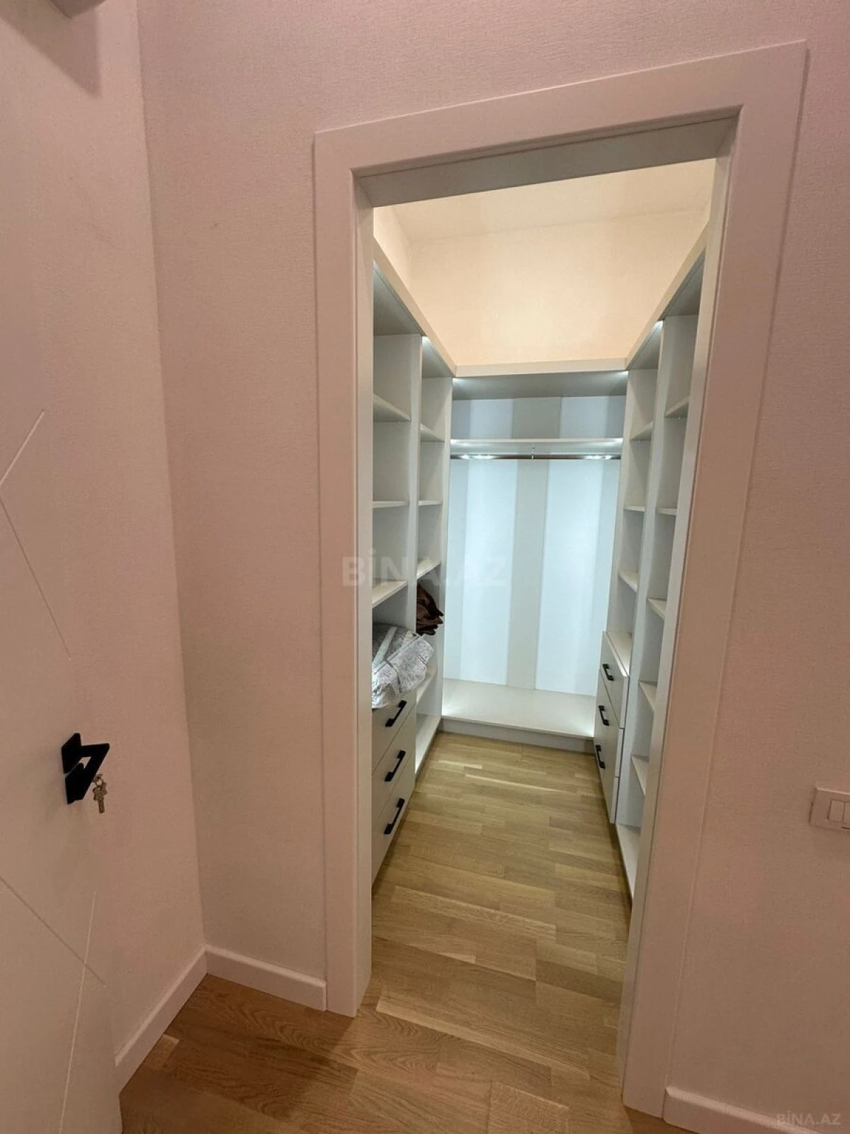 Kirayə verilir 3 otaqlı mənzil 120 m²