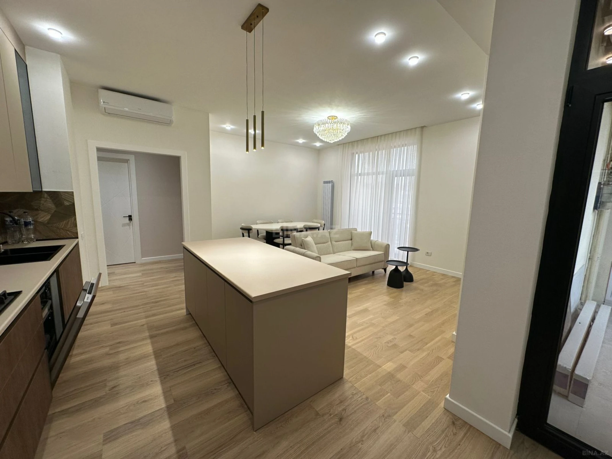 Kirayə verilir 3 otaqlı mənzil 120 m²
