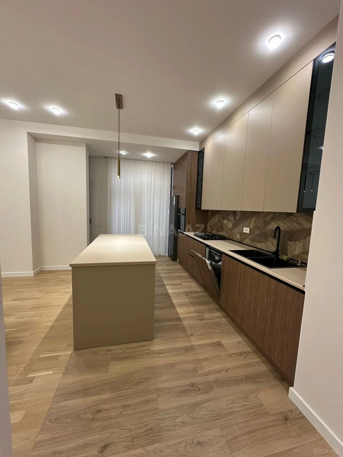 Kirayə verilir 3 otaqlı mənzil 120 m²