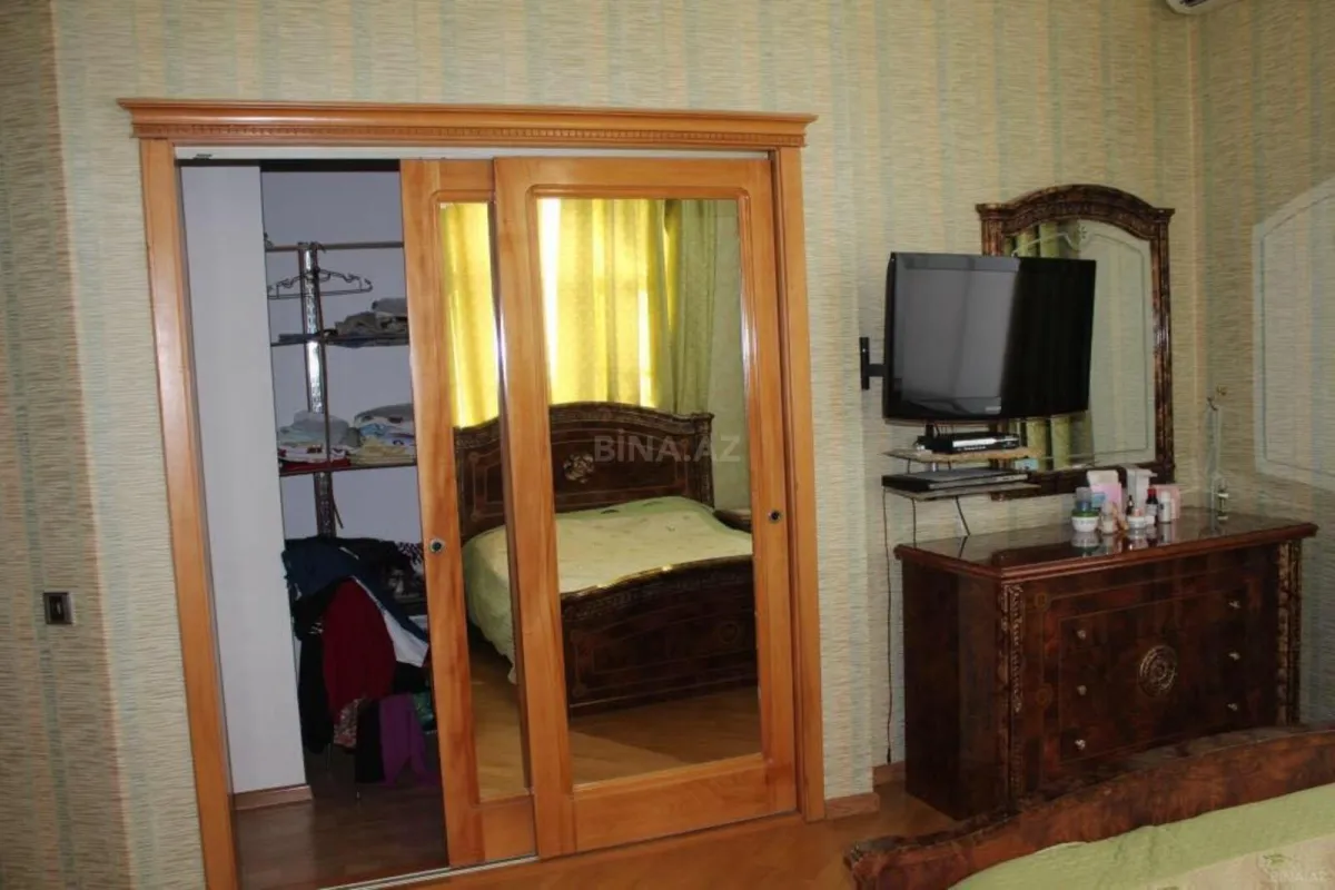 Satılır 7 otaqlı həyət evi 336 m²