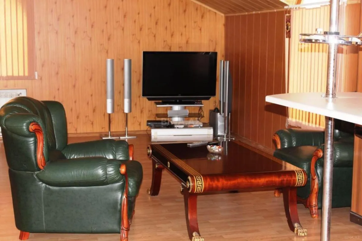 Satılır 7 otaqlı həyət evi 336 m²