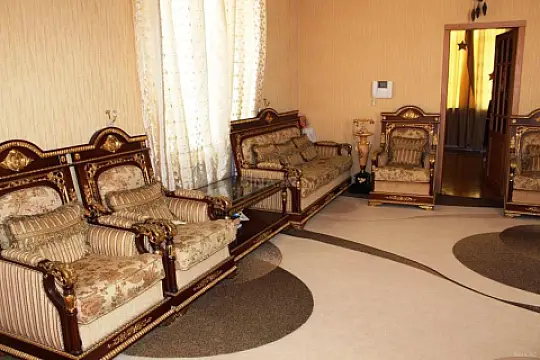 Satılır 7 otaqlı həyət evi 336 m²