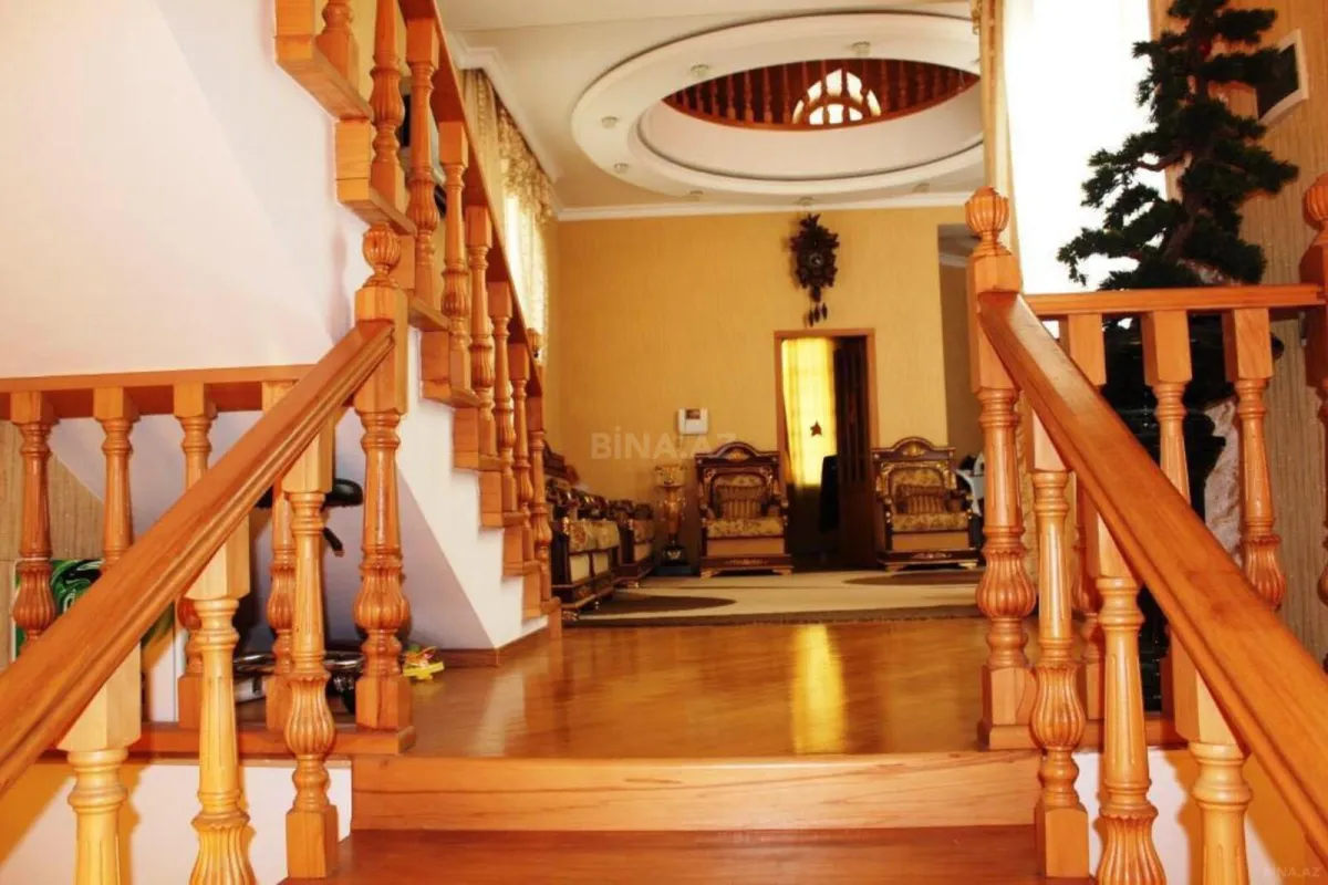Satılır 7 otaqlı həyət evi 336 m²