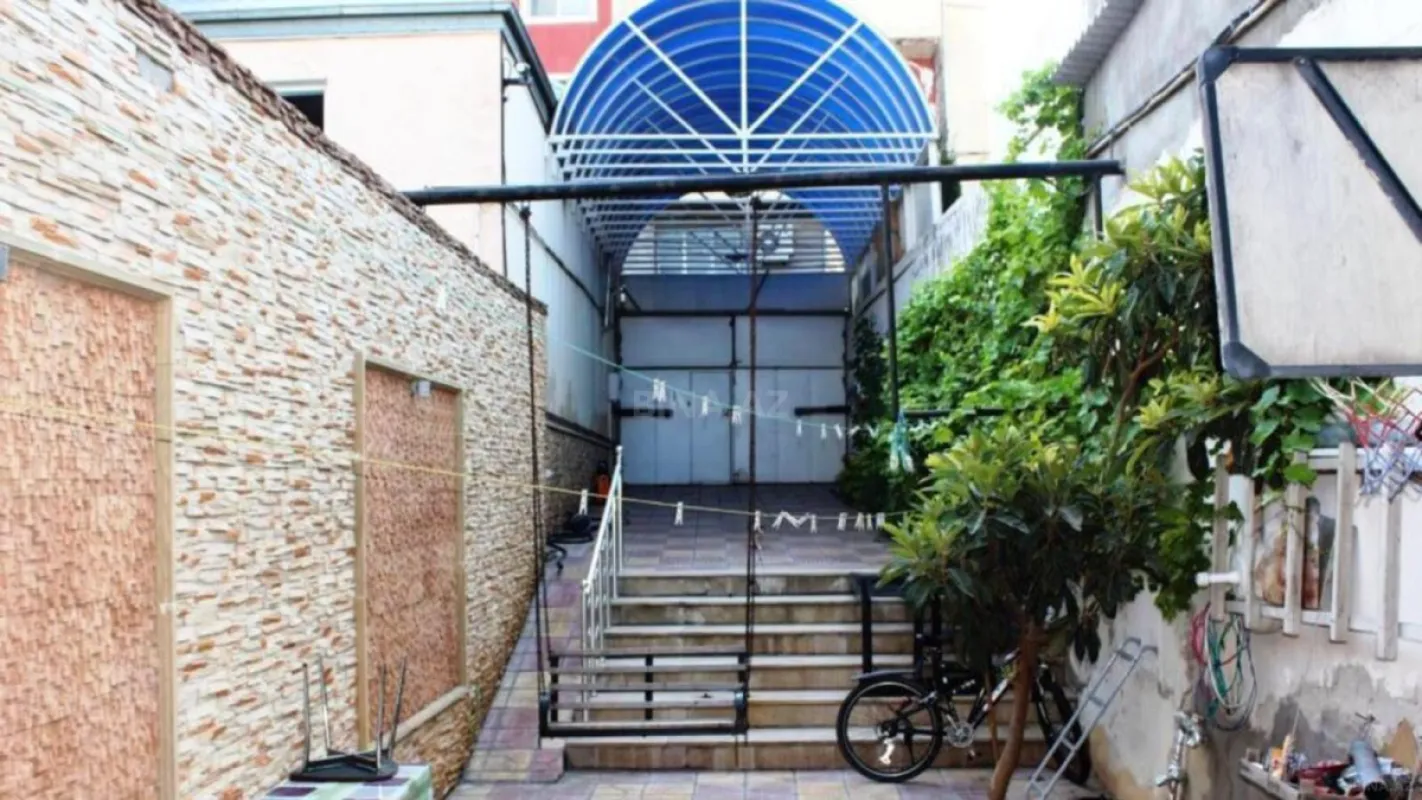 Satılır 7 otaqlı həyət evi 336 m²