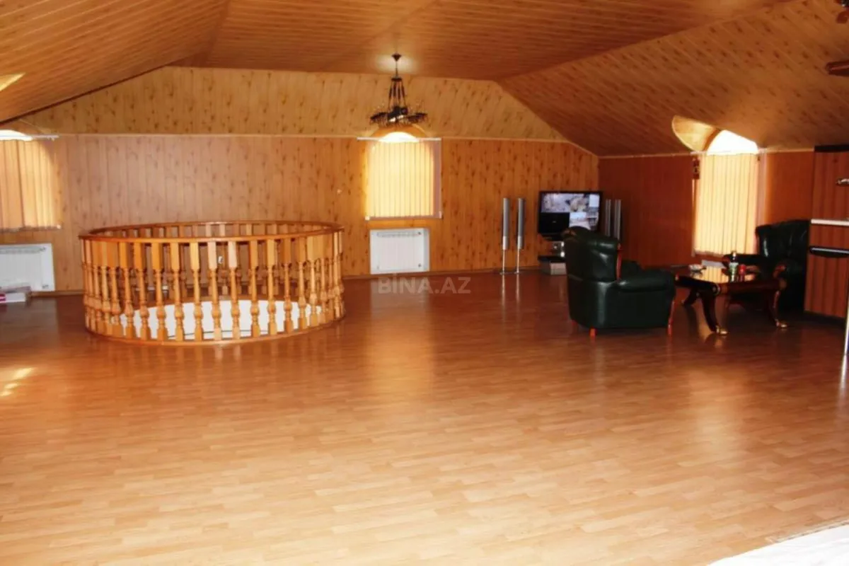 Satılır 7 otaqlı həyət evi 336 m²