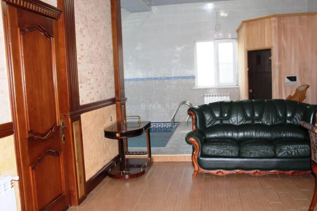 Satılır 7 otaqlı həyət evi 336 m²