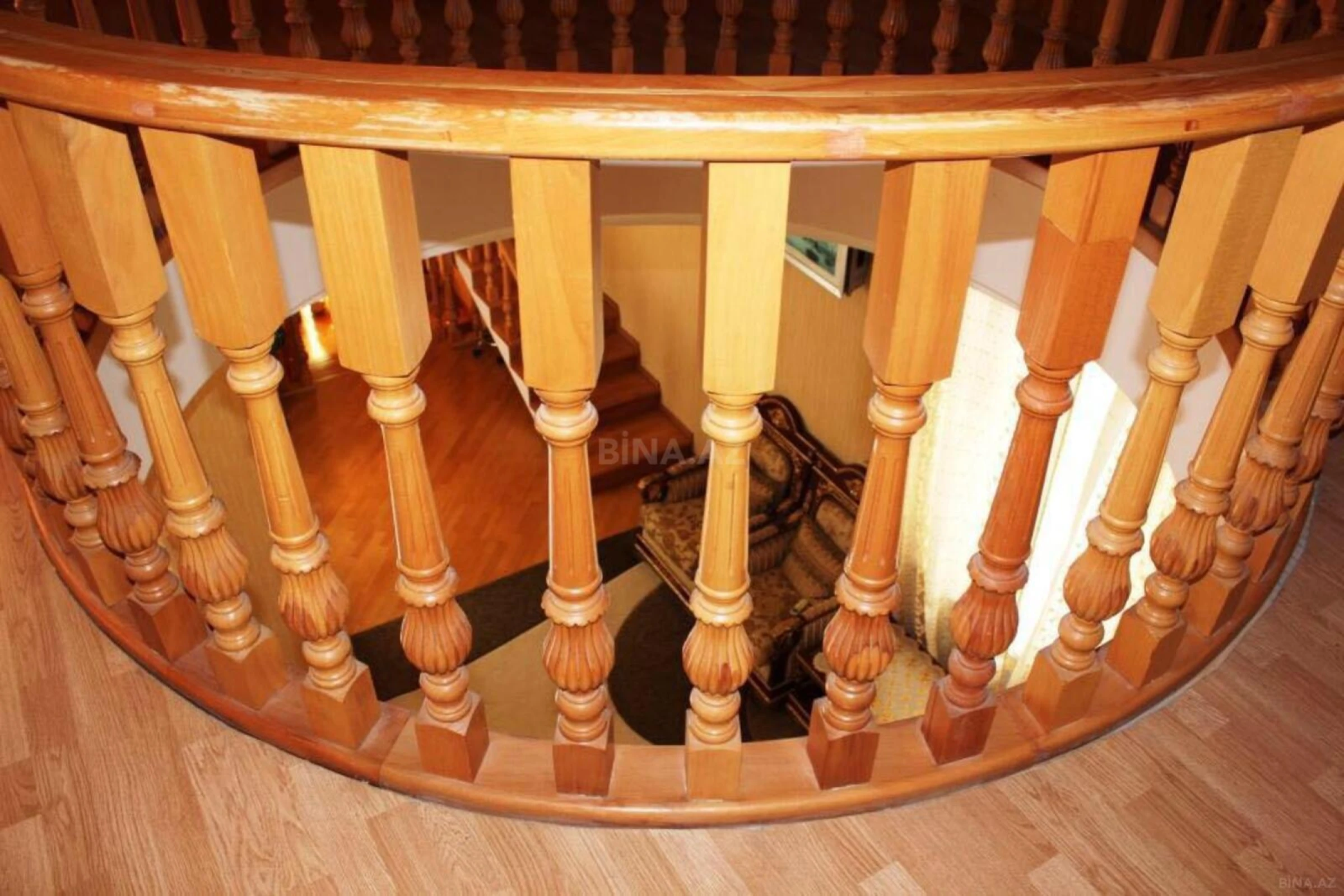 Satılır 7 otaqlı həyət evi 336 m²