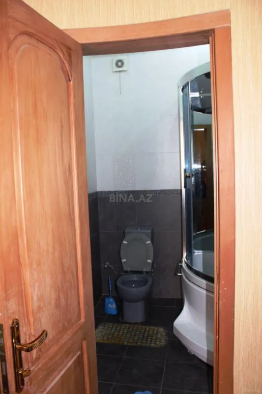 Satılır 7 otaqlı həyət evi 336 m²