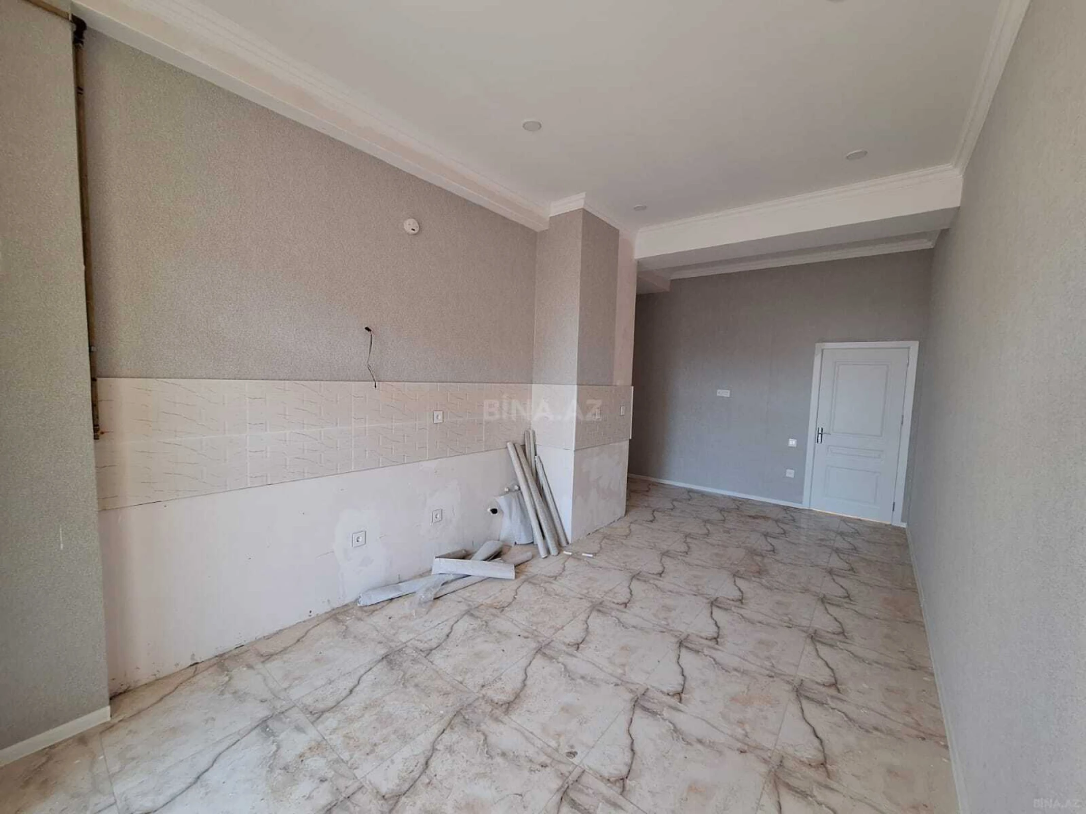 Satılır 3 otaqlı mənzil 147 m²