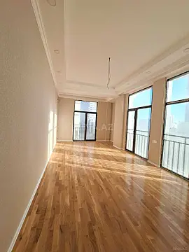 Satılır 3 otaqlı mənzil 147 m²