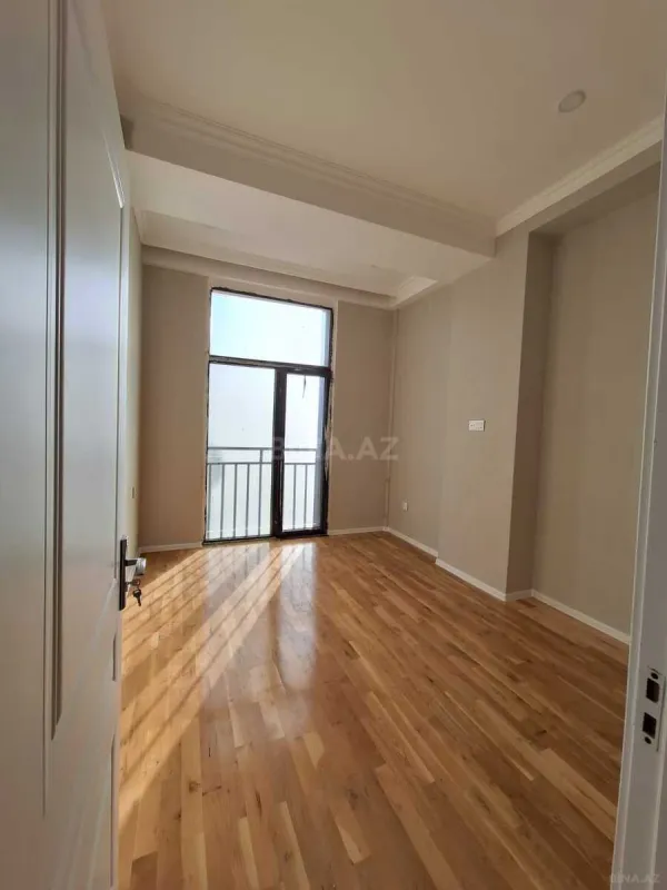 Satılır 3 otaqlı mənzil 147 m²