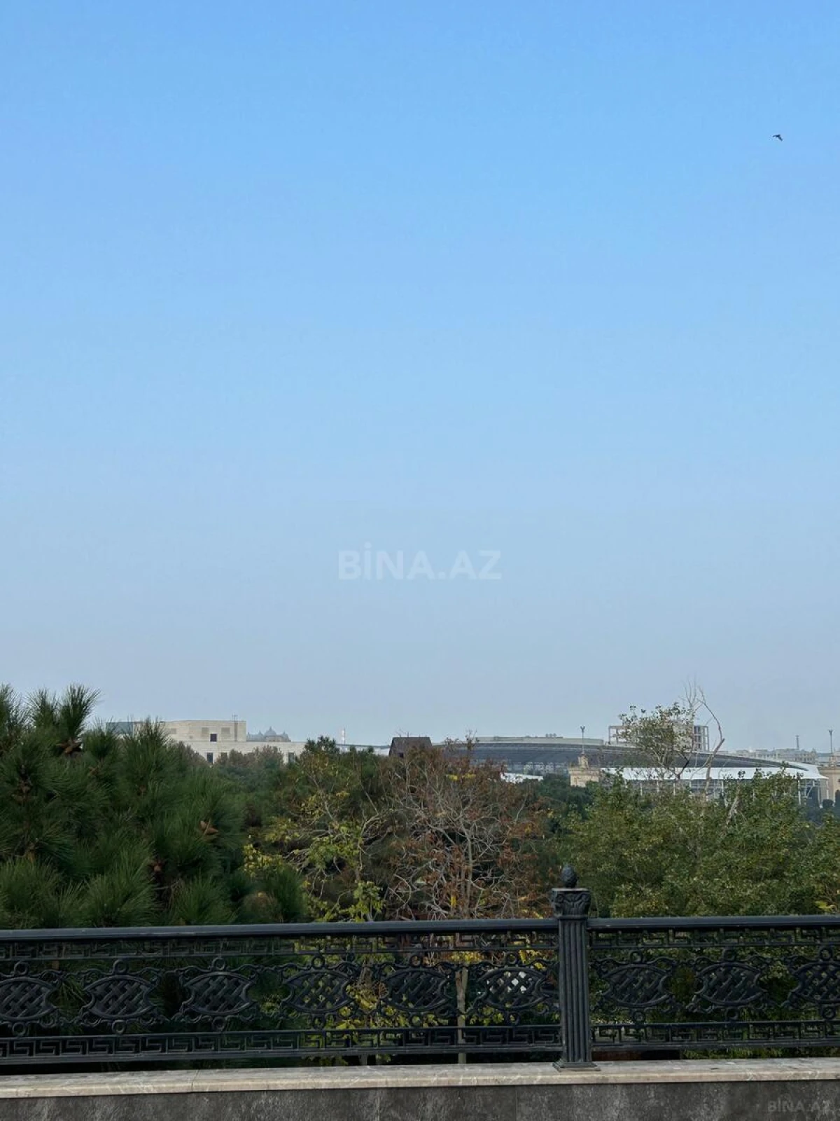 Satılır 6 otaqlı mənzil 540 m²