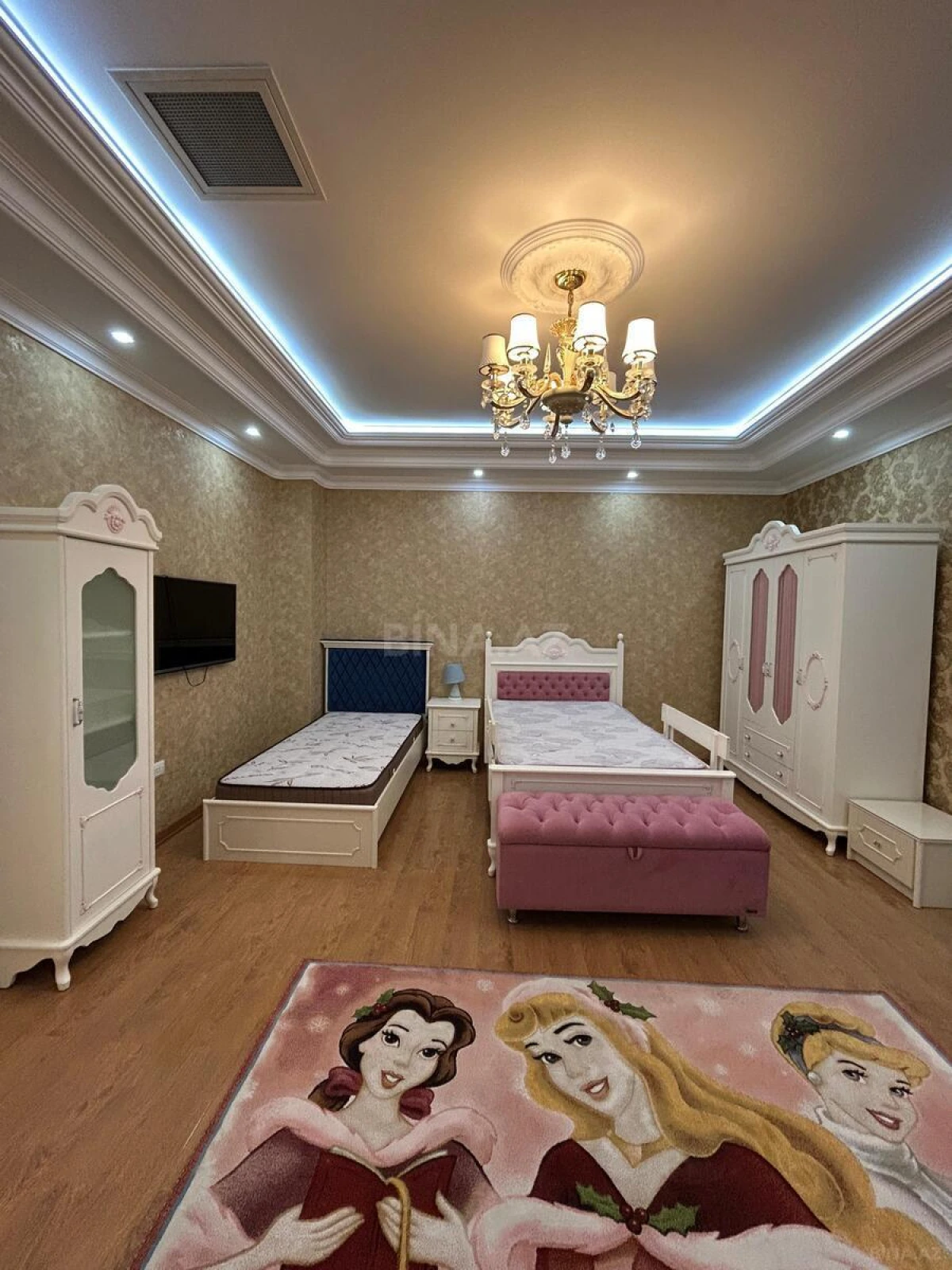 Satılır 6 otaqlı mənzil 540 m²