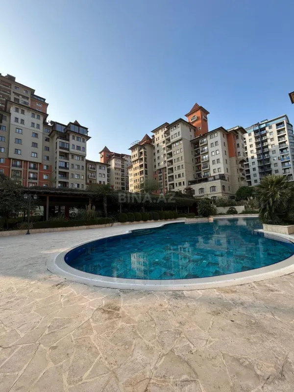 Satılır 6 otaqlı mənzil 540 m²
