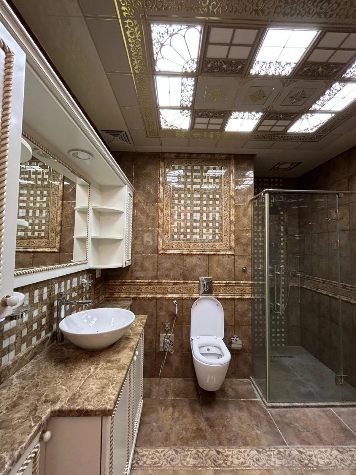 Satılır 6 otaqlı mənzil 540 m²