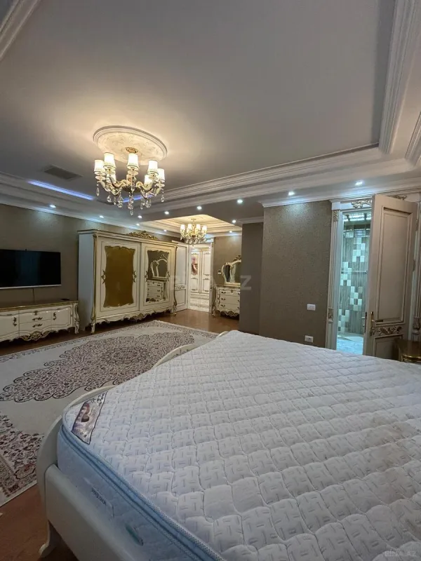 Satılır 6 otaqlı mənzil 540 m²