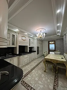Satılır 6 otaqlı mənzil 540 m²