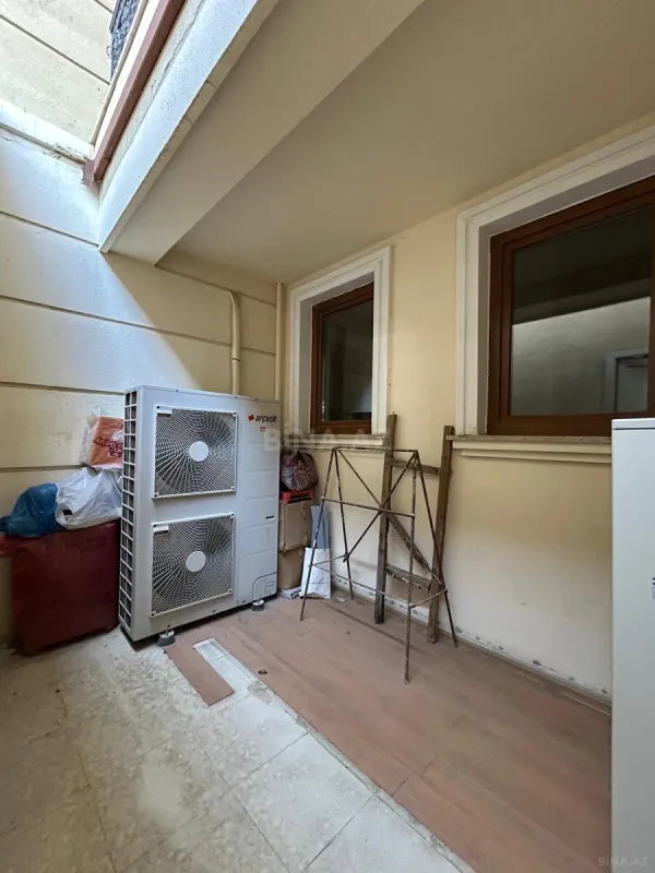 Satılır 6 otaqlı mənzil 540 m²