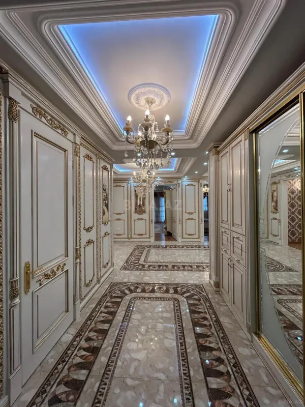 Satılır 6 otaqlı mənzil 540 m²