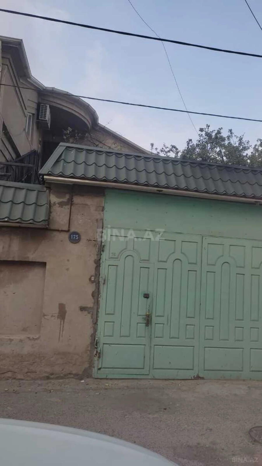 Satılır 11 otaqlı həyət evi 450 m²