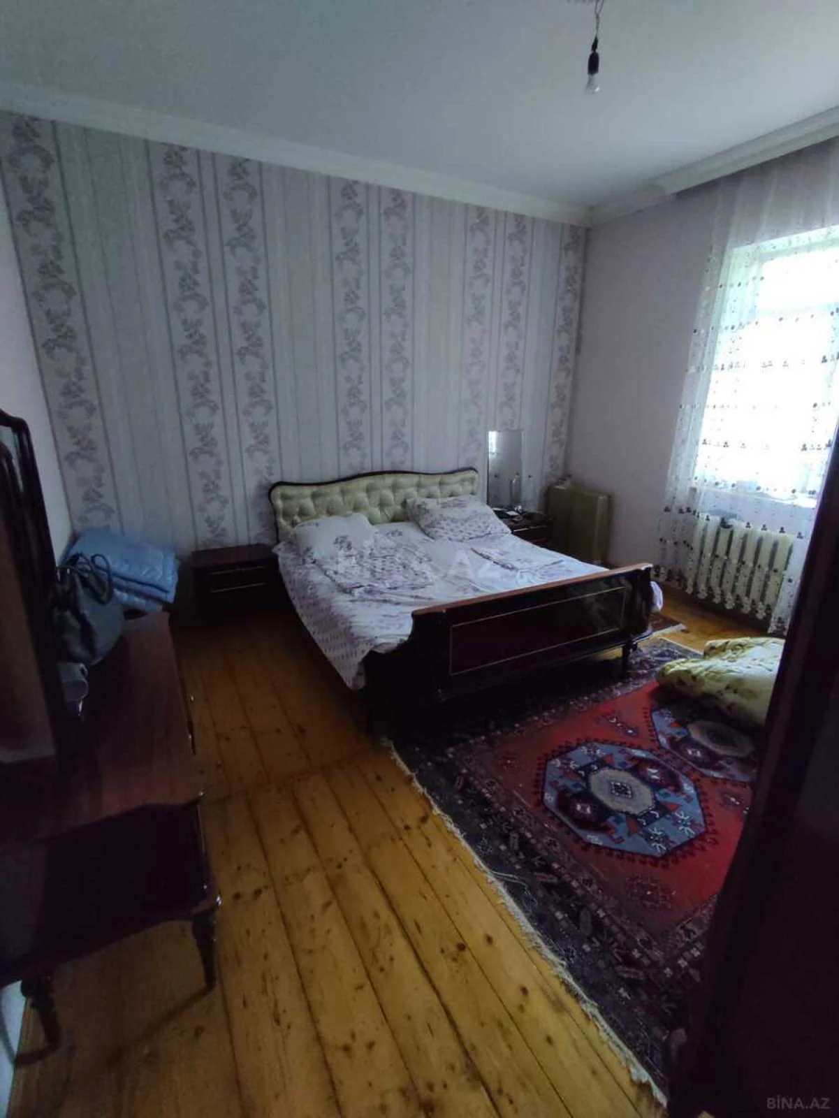 Satılır 11 otaqlı həyət evi 450 m²